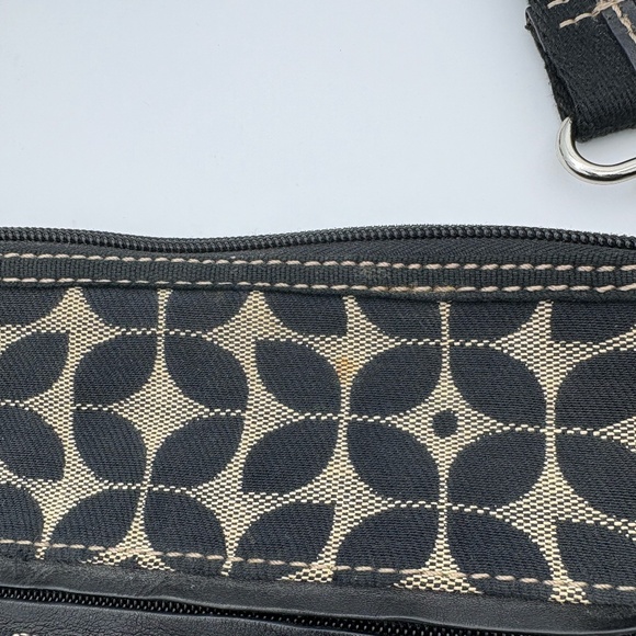 Fossil Black/Tan Print Cloth Messenger Bag with Adjustable Shoulder Strap - Picture 13 of 15